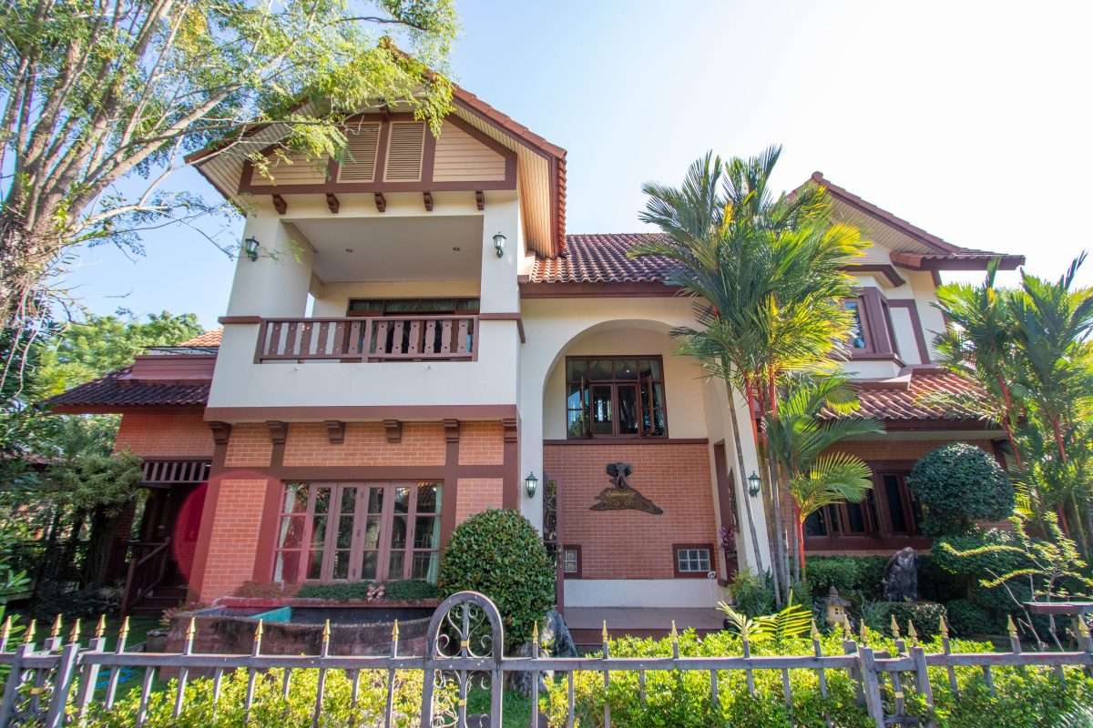 6 Bedroom Lanna Style House at Laddarom Elegance Payap Chiang Mai-PH-SANK160