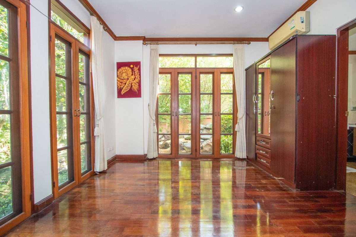 6 Bedroom Lanna Style House at Laddarom Elegance Payap Chiang Mai-PH-SANK160