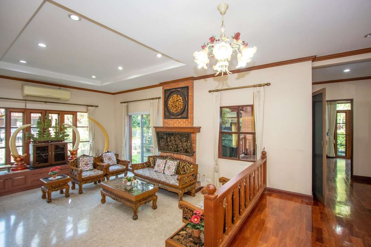 6 Bedroom Lanna Style House at Laddarom Elegance Payap Chiang Mai-PH-SANK160