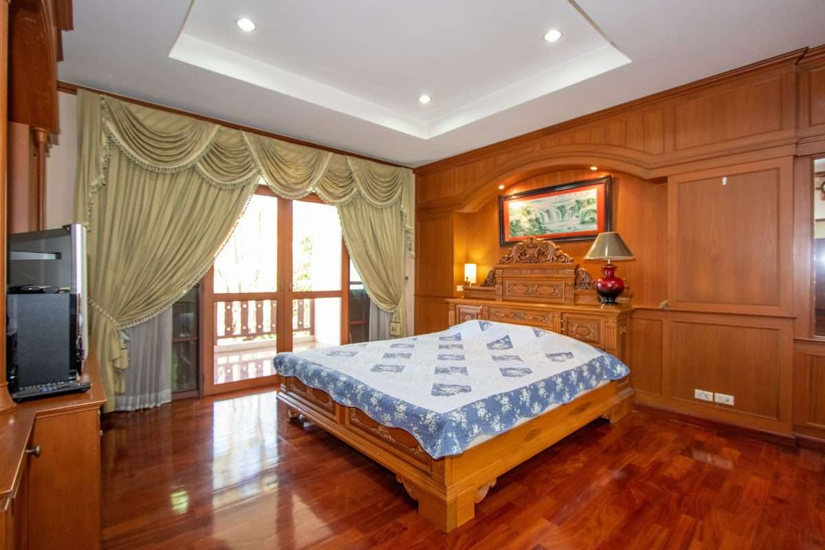 6 Bedroom Lanna Style House at Laddarom Elegance Payap Chiang Mai-PH-SANK160