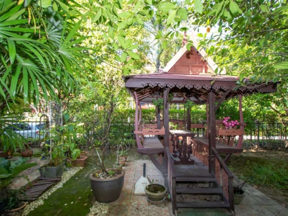 6 Bedroom Lanna Style House at Laddarom Elegance Payap Chiang Mai-PH-SANK160