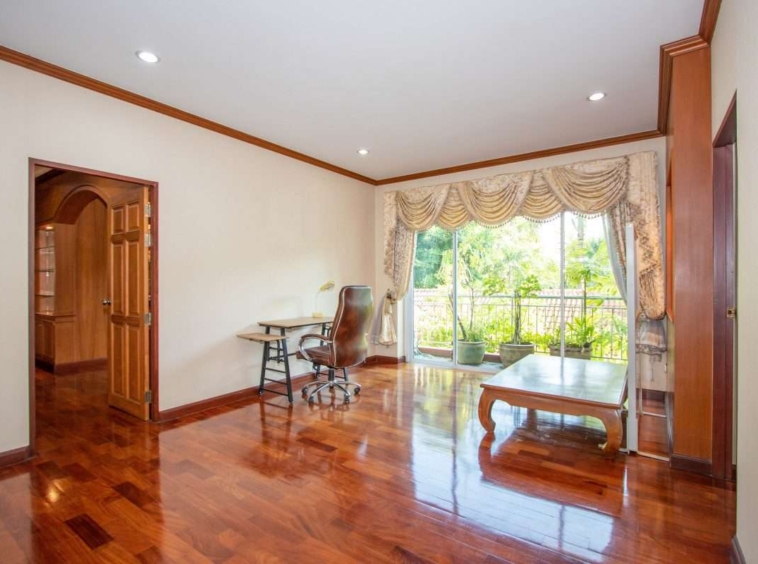 6 Bedroom Lanna Style House at Laddarom Elegance Payap Chiang Mai-PH-SANK160