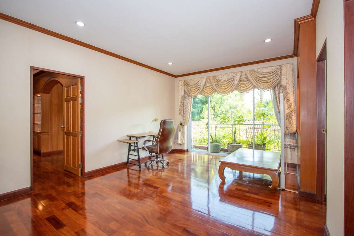 6 Bedroom Lanna Style House at Laddarom Elegance Payap Chiang Mai-PH-SANK160