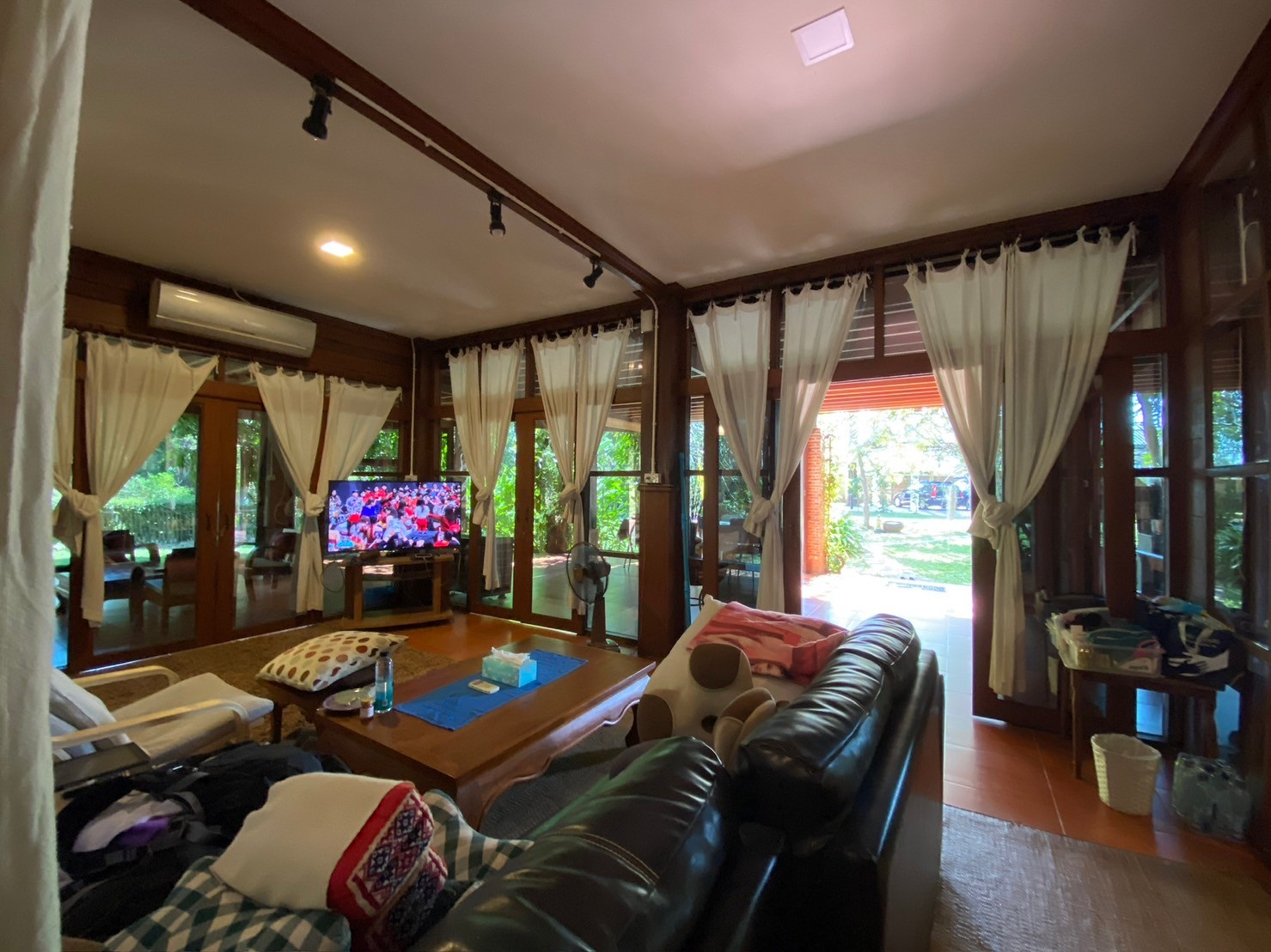 Beautiful Thai style 6 bedrooms for sale and rent in Saraphi-SHG-HS479