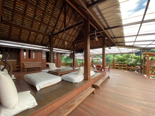 Beautiful Thai style 6 bedrooms for sale and rent in Saraphi-SHG-HS479