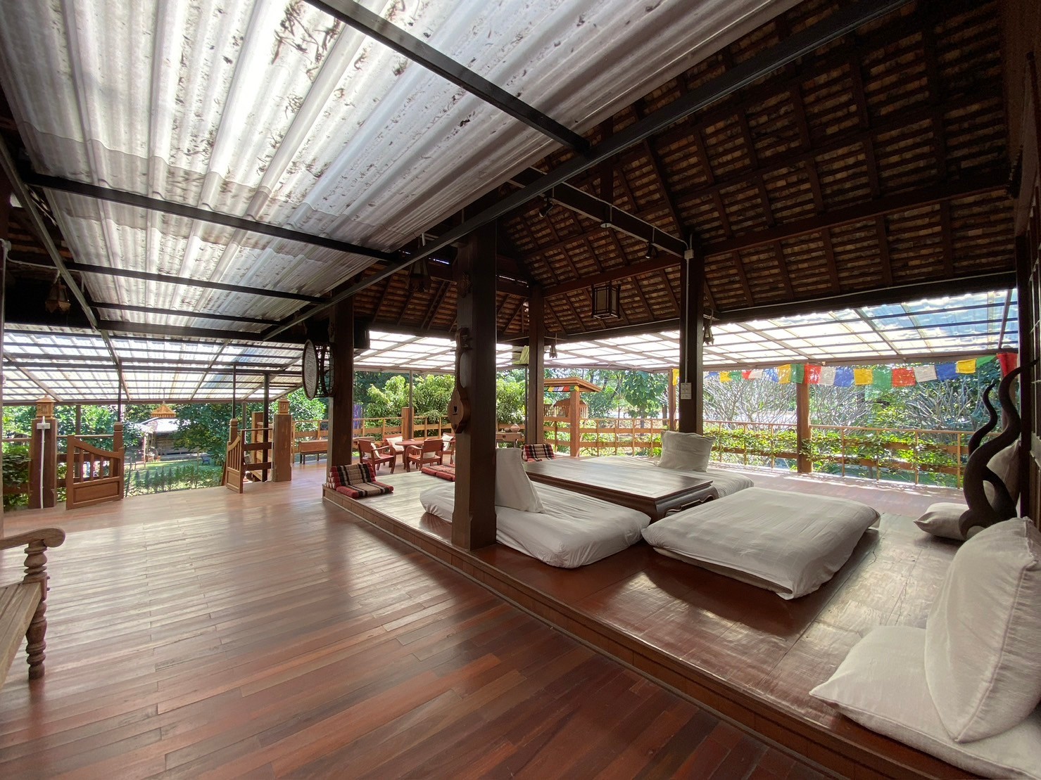 Beautiful Thai style 6 bedrooms for sale and rent in Saraphi-SHG-HS479