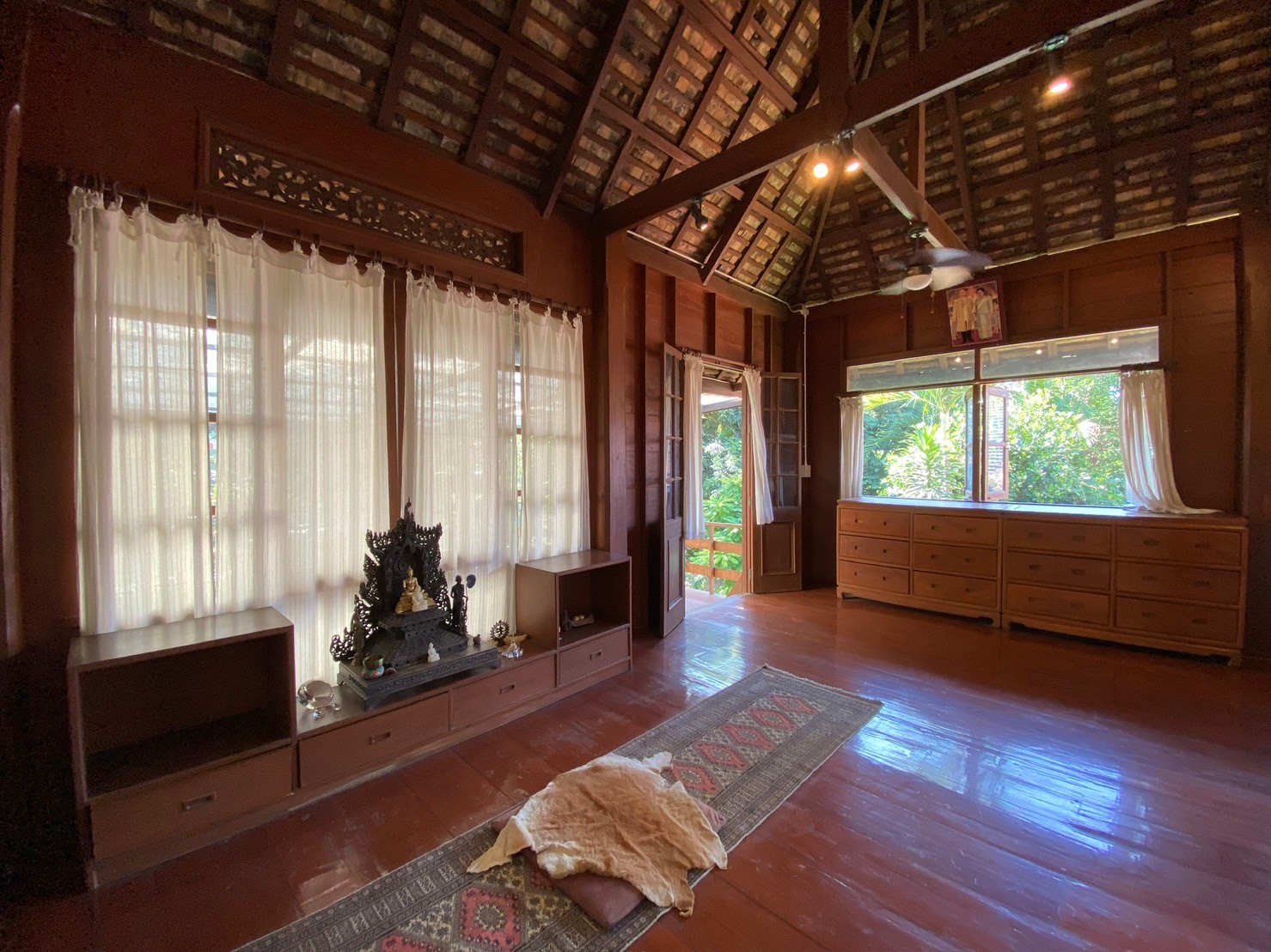 Beautiful Thai style 6 bedrooms for sale and rent in Saraphi-SHG-HS479