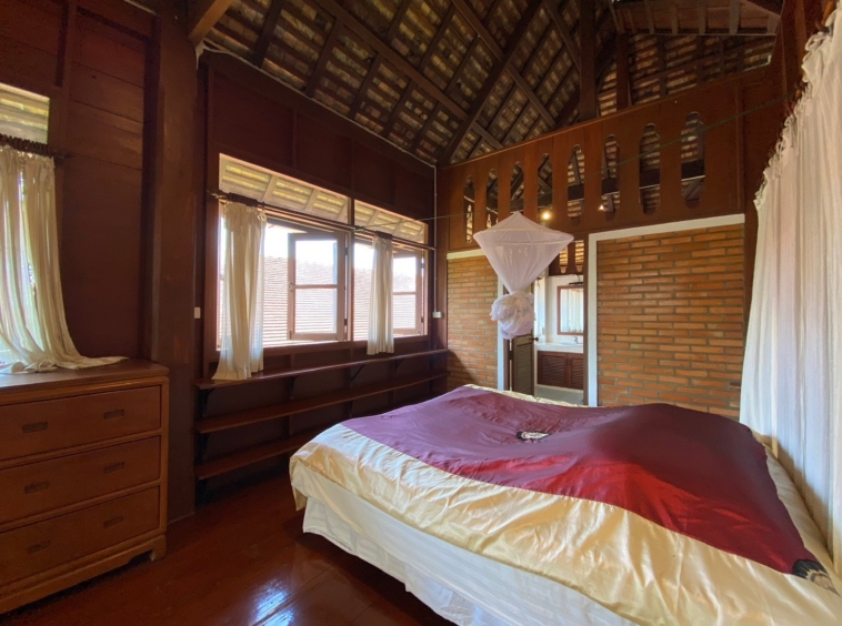 Beautiful Thai style 6 bedrooms for sale and rent in Saraphi-SHG-HS479