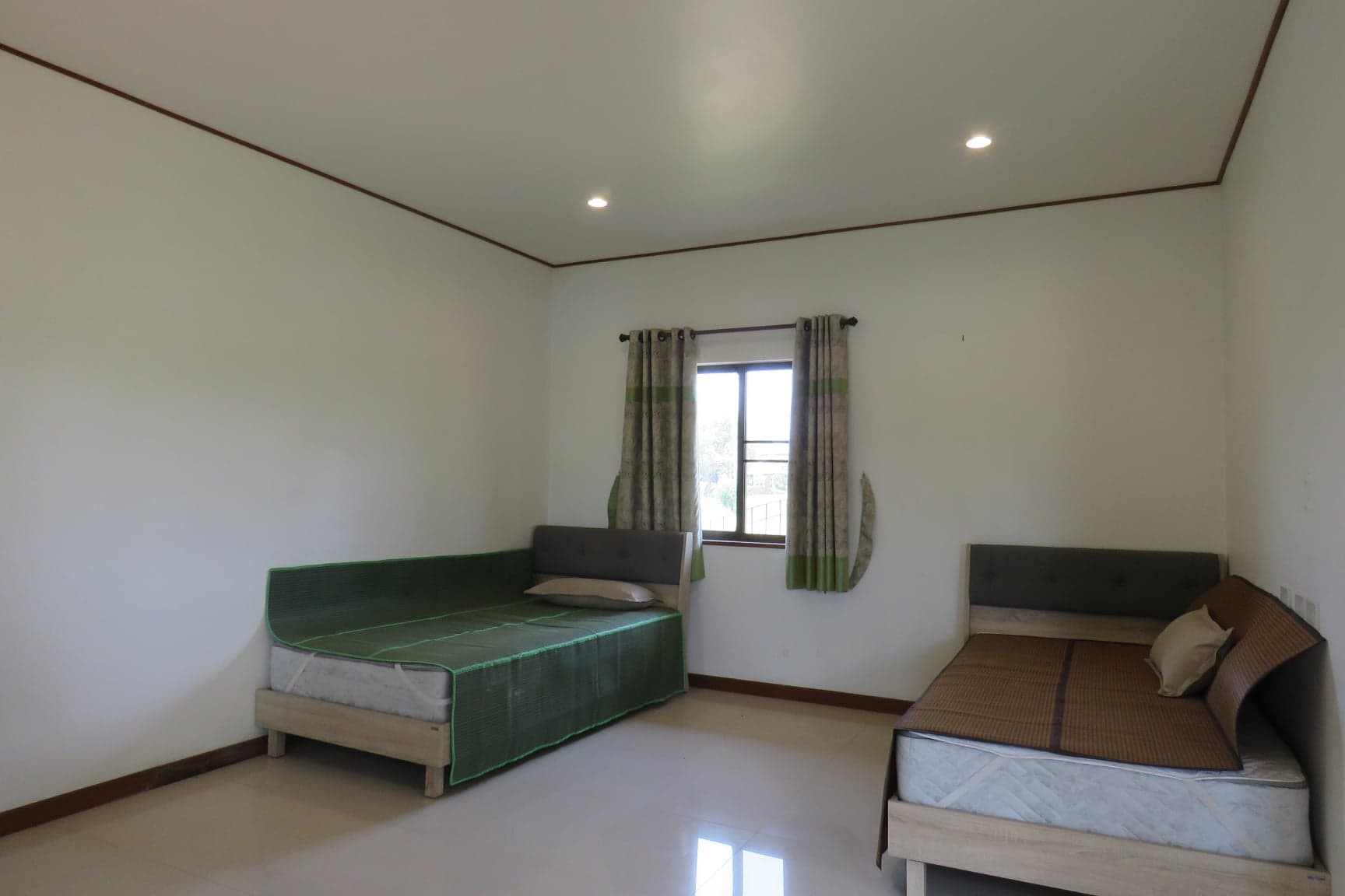 3 bedroom lake front house in Doi Saket for sale-SHG-HS412