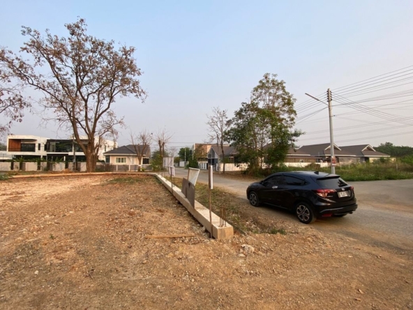 A plot by the lake for sale in Hang Dong-P-PLS786