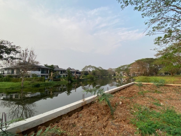 A plot by the lake for sale in Hang Dong-P-PLS786