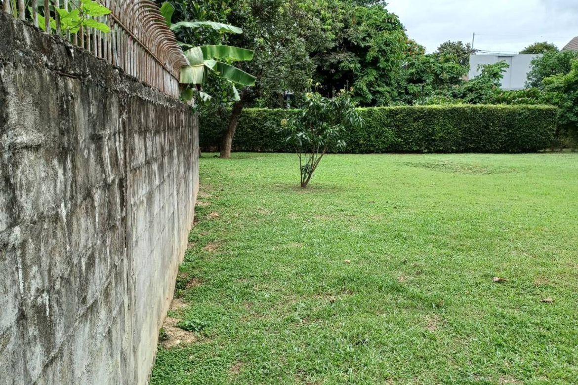 Land for sale near Mee Chok Plaza