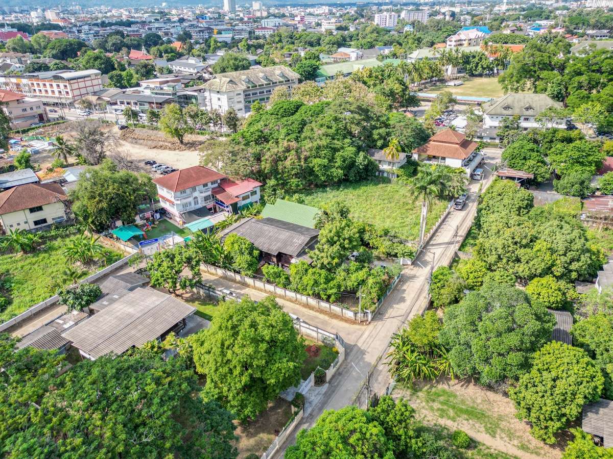 Prime redevelopment site in one of Chiang Mai's most preferred locations.-PH-CITYLAND010