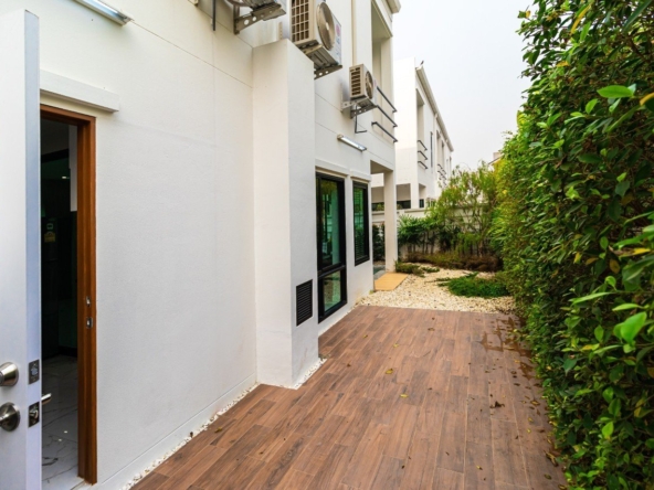 A 2-story townhome in modern style with 3 bedrooms and 3 bathrooms.-DB-NTWCMISS01