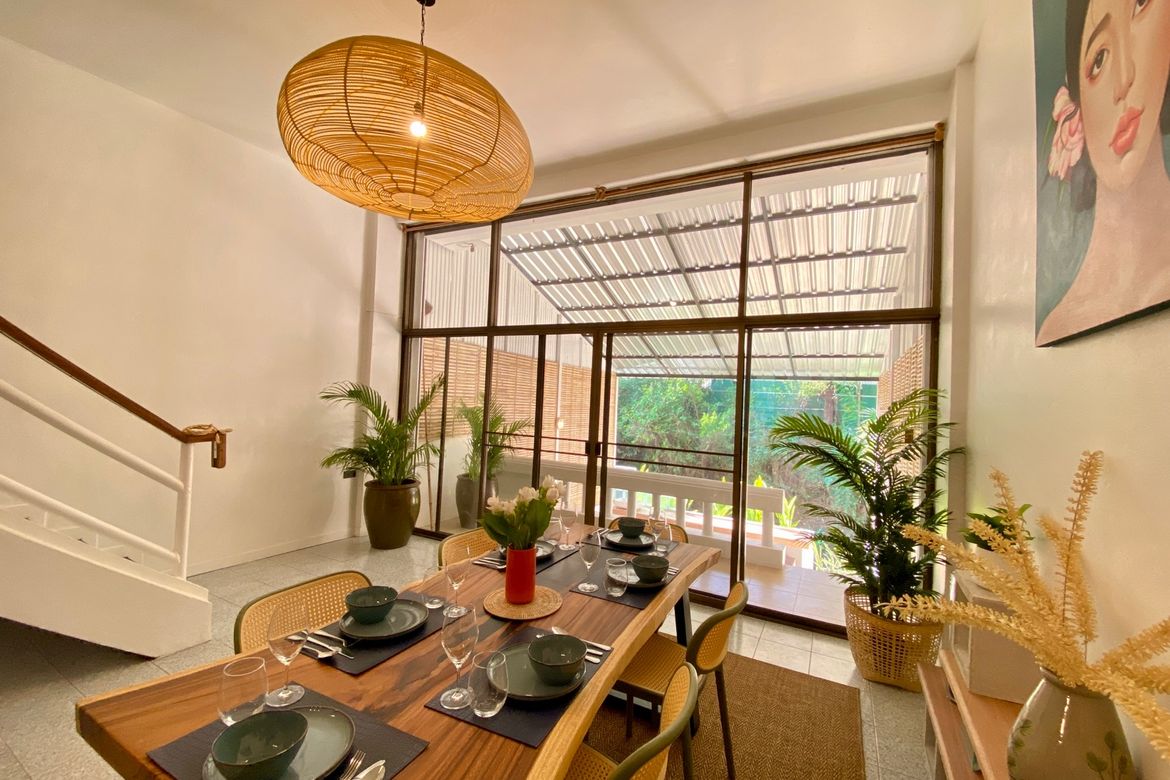 A unique 3 bedrooms townhome for rent daily in Muang Chiang Mai-P-PCCR927