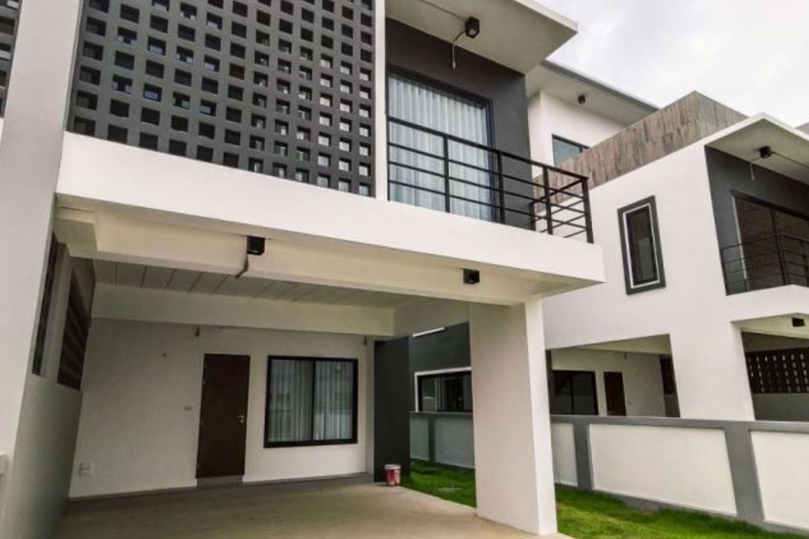 Brand new townhouse for sale in Sankhampeang