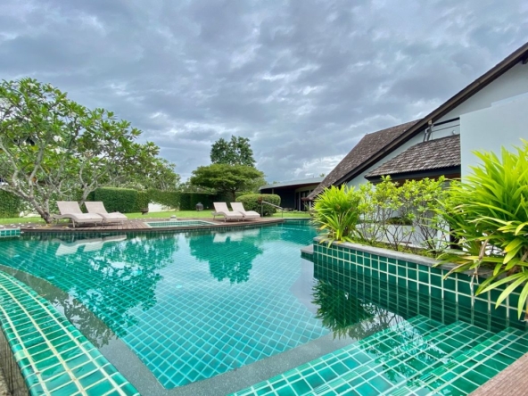 Luxury pool villa for rent in Mae Rim