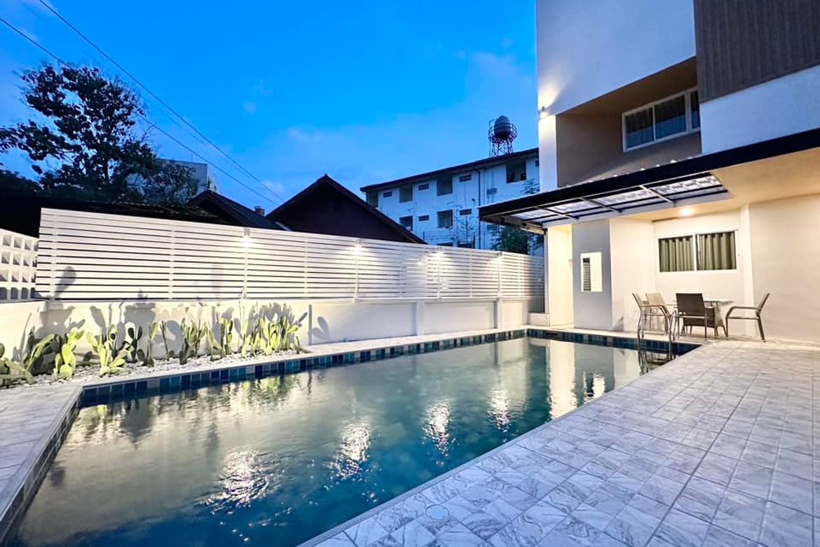 Private pool villa for rent in the heart of Chiang Mai tourist area (Nimman area)-J-JOY1896