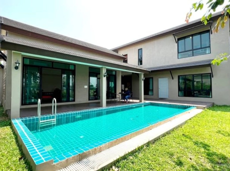 Pool villa for rent near the German International School 5 minutes. The house is next to the canal. Private.-J-LN070