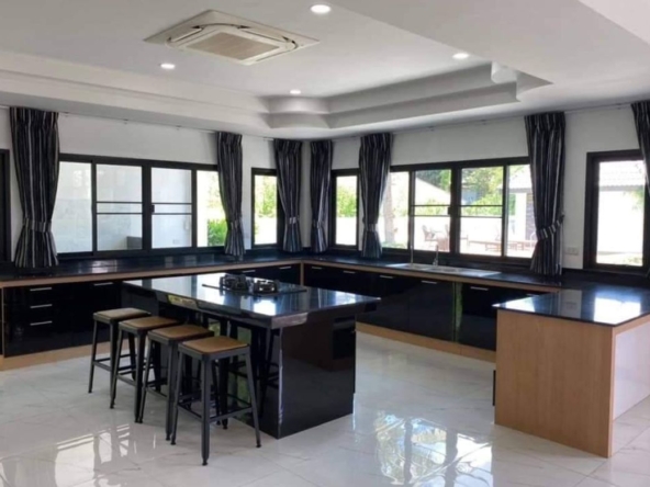 ======================== House for rent with private pool outside the project near Mae Jo University