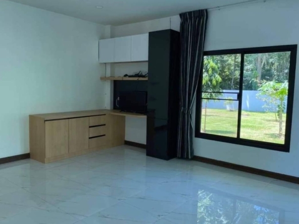 ======================== House for rent with private pool outside the project near Mae Jo University