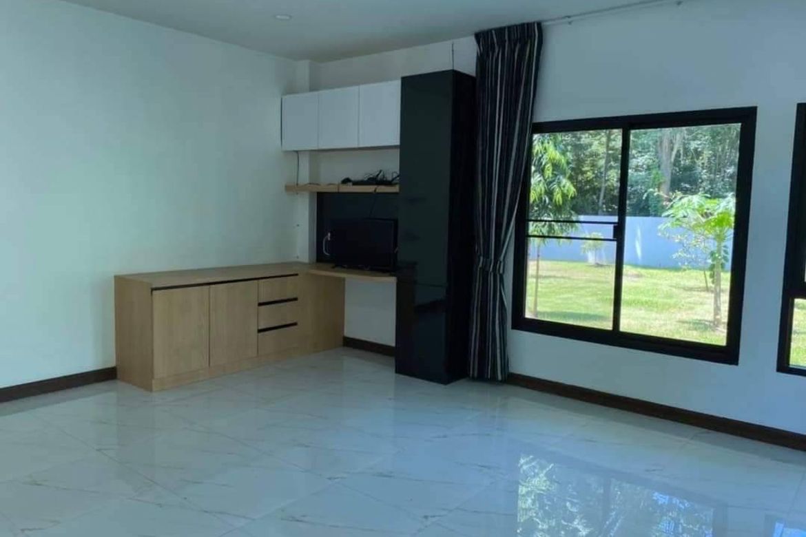 ======================== House for rent with private pool outside the project near Mae Jo University