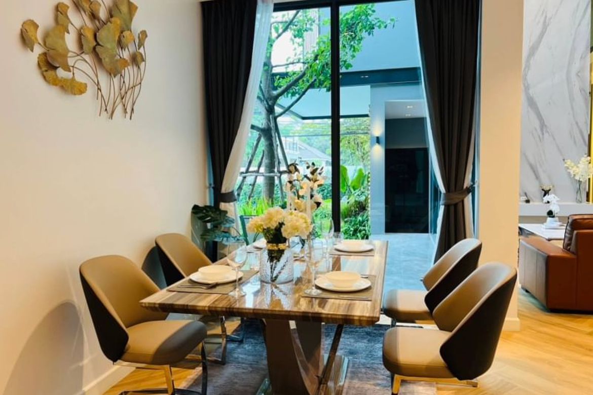 Newly built modern style house with private swimming pool near the city of Chiang Mai Location: Tha Wang Tan Subdistrict