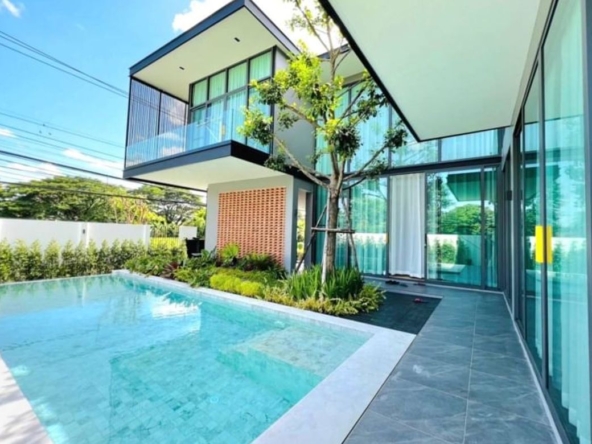 Newly built modern style house with private swimming pool near the city of Chiang Mai Location: Tha Wang Tan Subdistrict