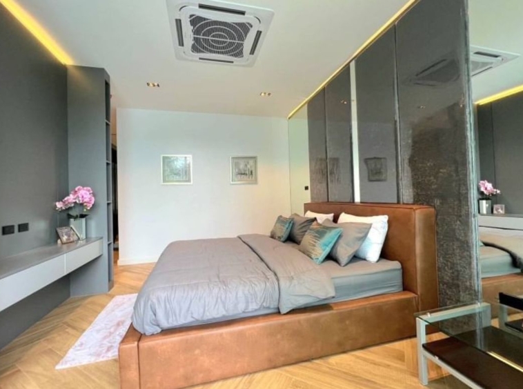 Newly built modern style house with private swimming pool near the city of Chiang Mai Location: Tha Wang Tan Subdistrict