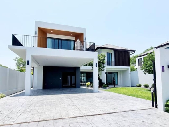 BEAUTIFUL BRAND NEW HOUSE MODERN STYLE PRIVATE SWIMMING POOL house with lovely garden  includes fully furnished.-J-SK012