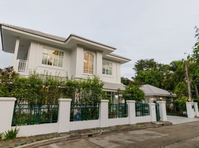 Two-storey detached house for sale Fah Luang Village Project