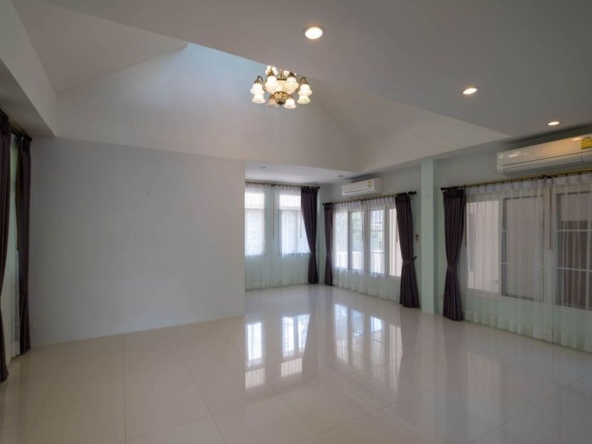 4 Bedroom House with Pool in Mae Rim for sale / Rent.-J-LN007