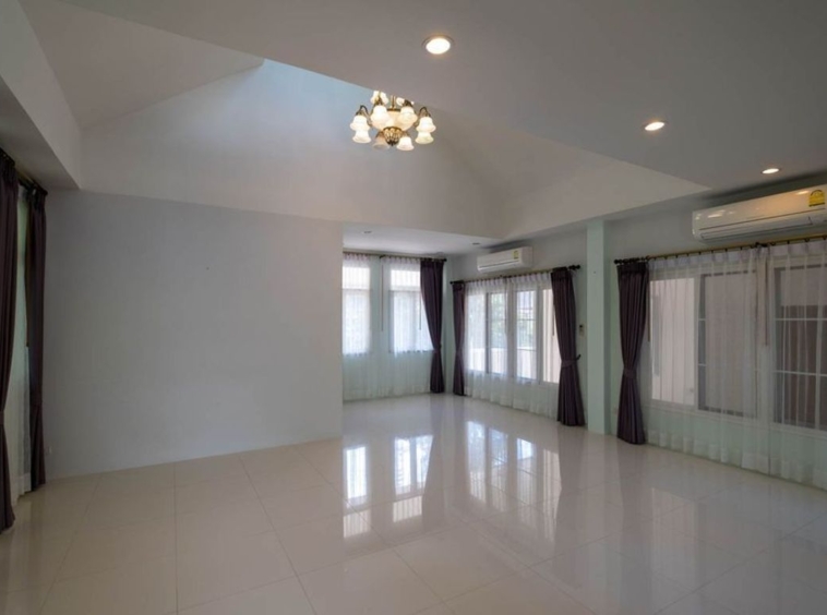 4 Bedroom House with Pool in Mae Rim for sale / Rent.-J-LN007