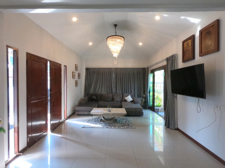 Contemporary Single Storey 4 Bedroom Pool Villa For Sale in Chiang Mai City-I-3478