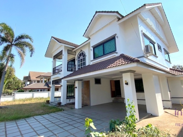 ideal for big families and close to Meechok Plaza