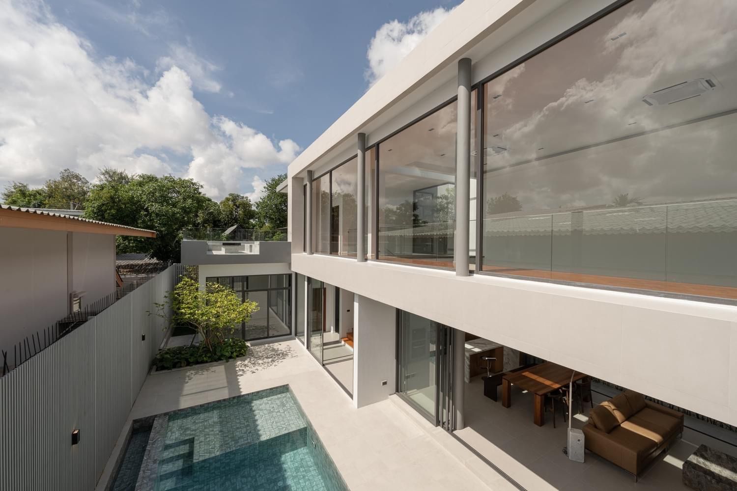 Luxurious Modern Pool Villa in Prime Chiang Mai Location-TNP-D1168