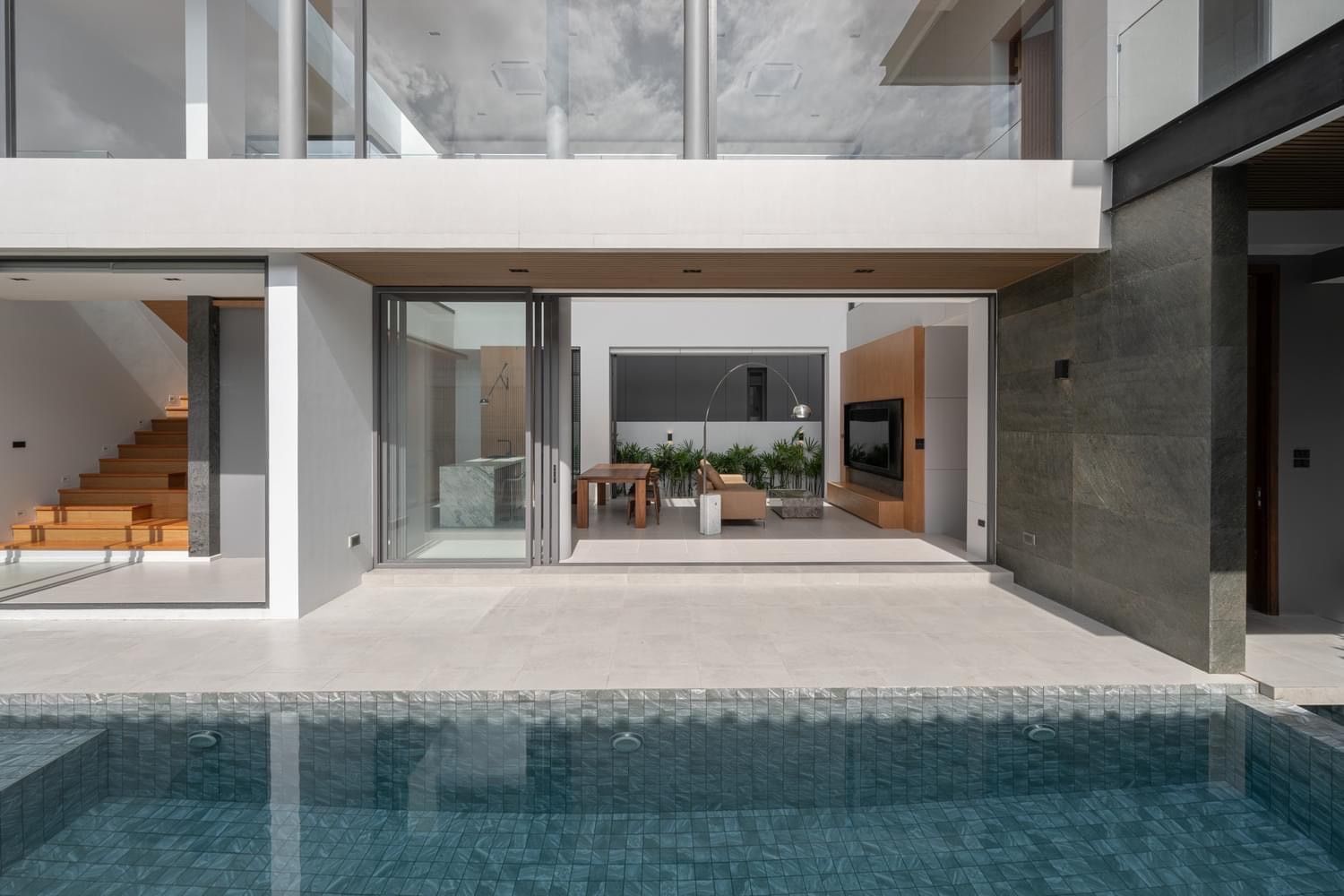 Luxurious Modern Pool Villa in Prime Chiang Mai Location-TNP-D1168