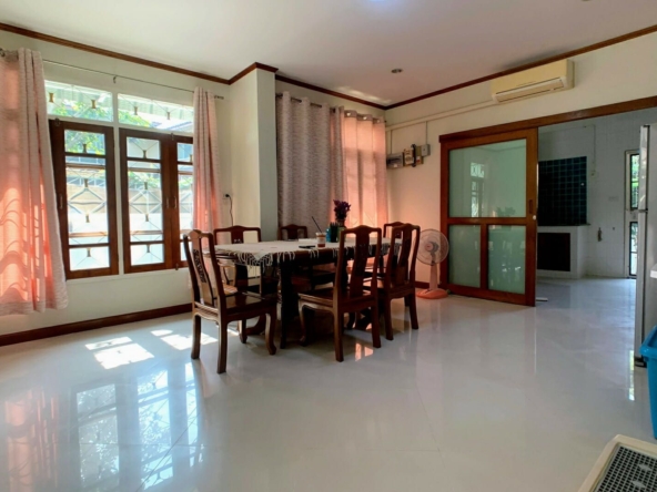 4 Bedroom with Large Garden near CM University-TNP-D80