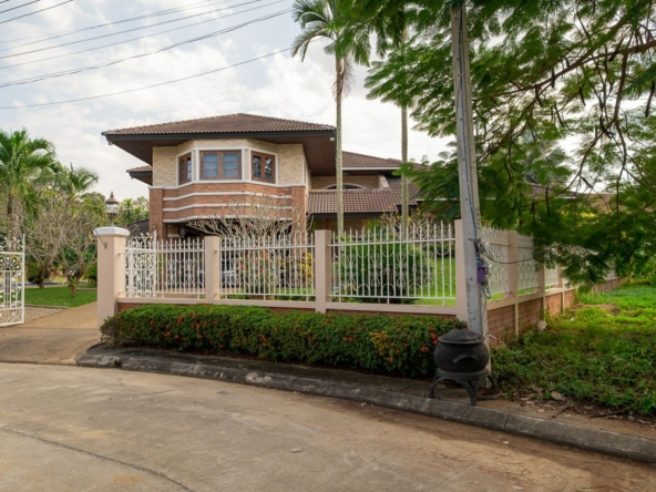 4 Bedroom Lakeside Pool Villa in Doi Saket-TNP-D937