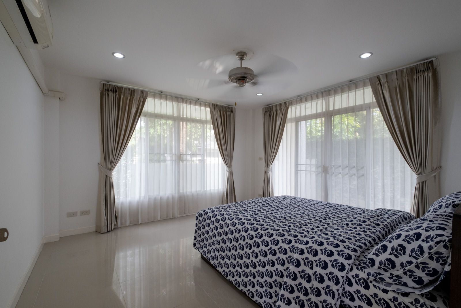 4 Bedroom Pool Villa in Wang Tan Hang Dong-TNP-D1132