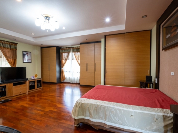 6 Bedroom Luxury Property with Large Grounds in Hang Dong-TNP-D1141