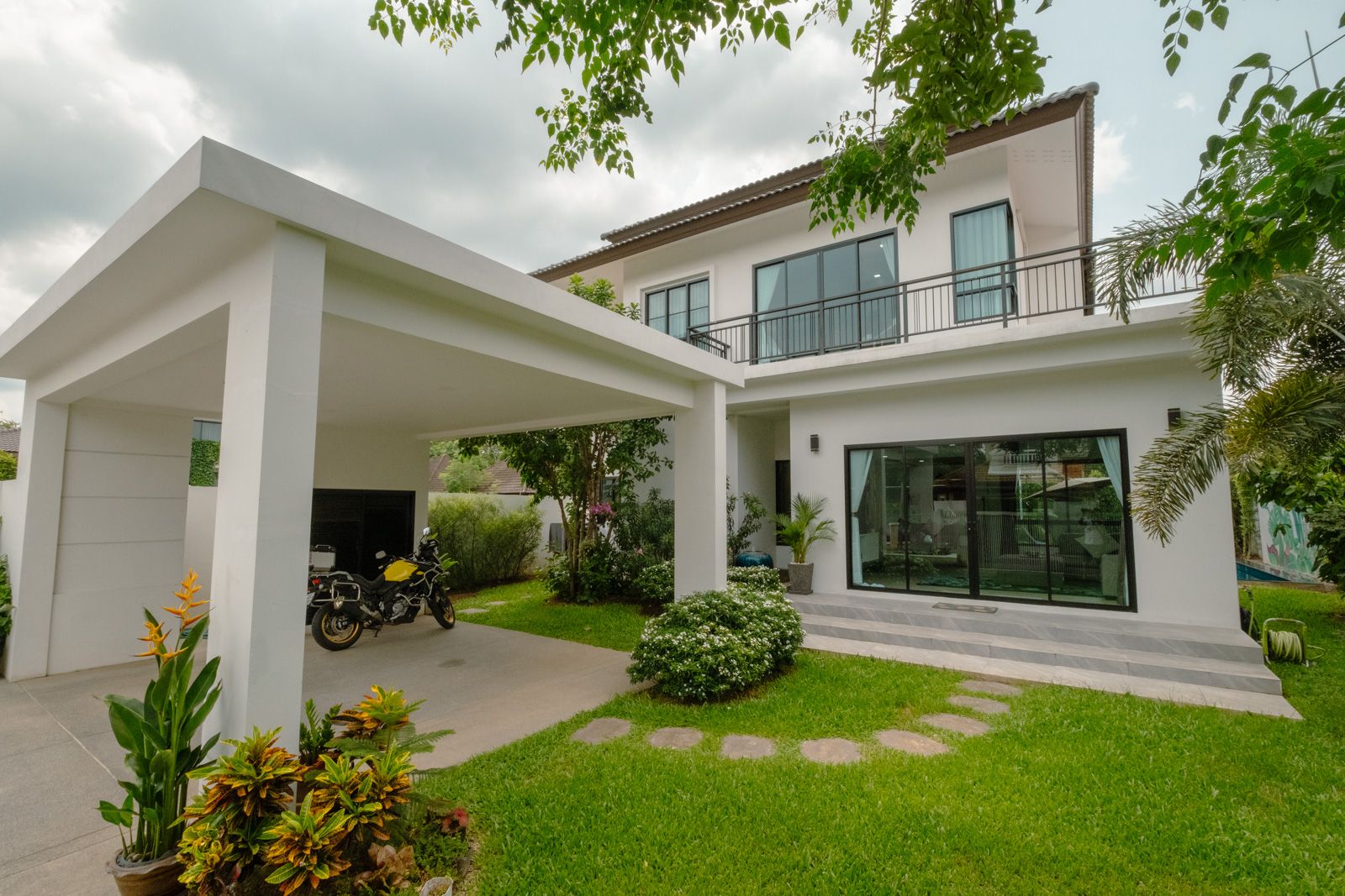 4 Bedroom Modern Pool Villa in Wang Tan-TNP-D1144