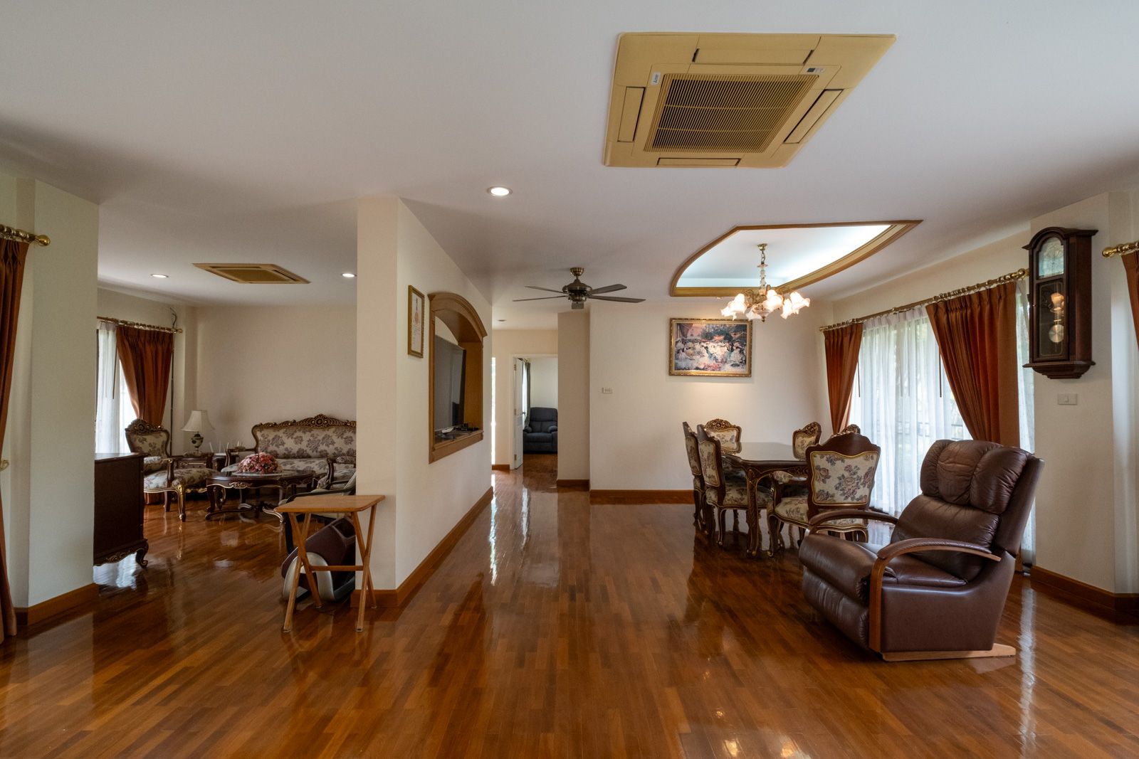 4 Bedroom with Guesthouse in Great Location-TNP-D1160