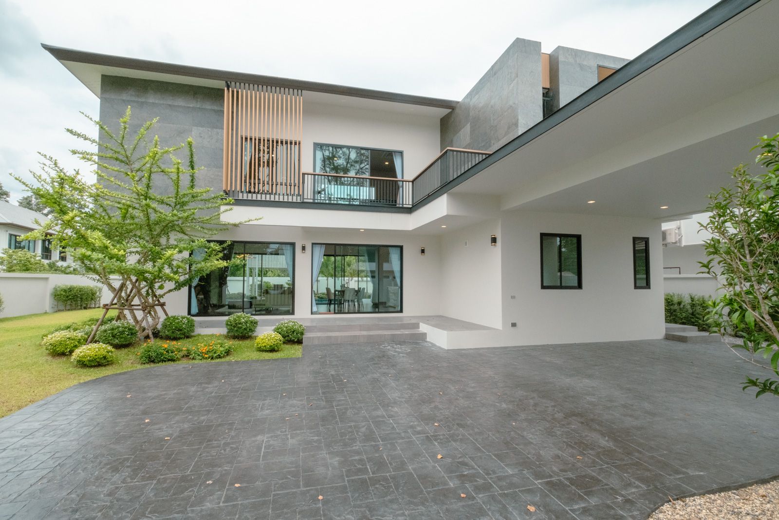 4 Bedroom Pool Villa in Wang Tan Hang Dong-TNP-D1164