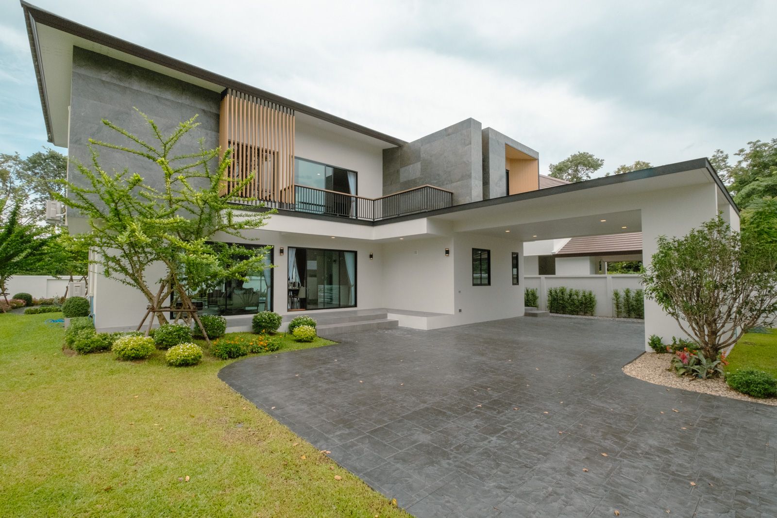 4 Bedroom Pool Villa in Wang Tan Hang Dong-TNP-D1164