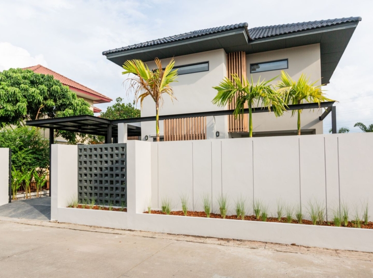 4-Bedroom Pool Villa in Kad Farang