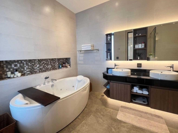 Grand Oasis Villa: Luxurious 5-Bedroom Haven in Hang Dong-TNP-D1186