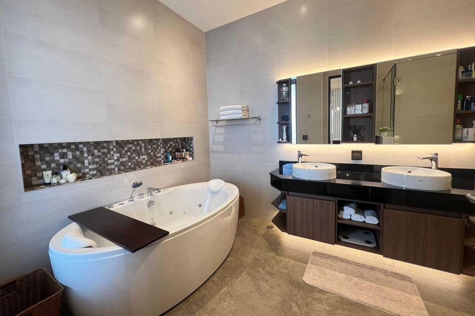 Grand Oasis Villa: Luxurious 5-Bedroom Haven in Hang Dong-TNP-D1186