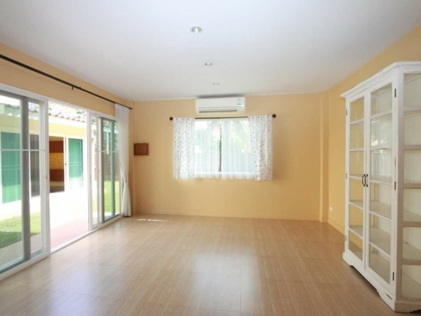 4 Bedroom with Large Separate Kitchen in Hang Dong-TNP-D830