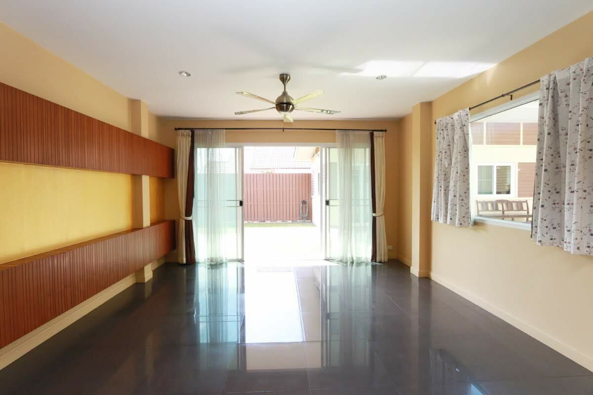 4 Bedroom with Large Separate Kitchen in Hang Dong-TNP-D830